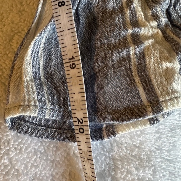 American Eagle top. - Picture 7 of 9